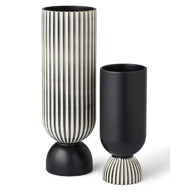 Auna Vases